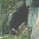 вход в пещеру Дальняя